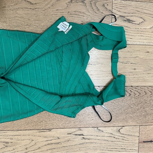 HERVÉ LÉGER Fluted cutout bandage dress Emerald dress - Picture 4 of 4